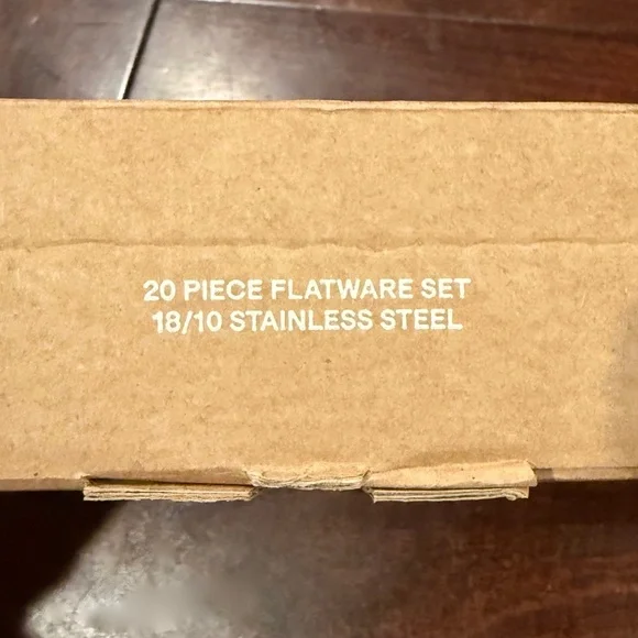 New! Quince x Sambonet Gia Minimalist 20 Piece Flatware Set - Picture 7 of 8